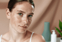 Bước skincare nhiều người duy trì hằng tuần nhưng có thể khiến da lão hóa nhanh nếu thực hiện sai cách