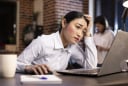 Phụ nữ sau ly hôn trắng tay vì đã đánh đổi cả sự nghiệp để làm vợ