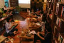 Người hướng nội tìm thấy sự bình yên trong các không gian đọc sách