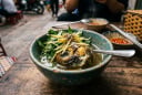 Trứng vịt lộn có bổ hơn trứng thường? 3 nhóm người được khuyên nên 'né gấp'!
