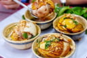 Ai không nên ăn trứng vịt lộn
