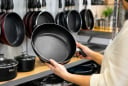 Mua chảo mới, đừng vội trả tiền nếu chưa kiểm tra 6 điều này