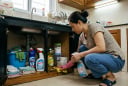 Thấy cả ổ gián trong nhà, đừng vội xịt thuốc: Việc đầu tiên nên làm mới quyết định có diệt tận gốc hay không