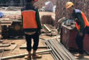 Những nghề mưu sinh dưới thời tiết nắng nóng khắc nghiệt ở miền Trung