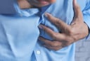 Mất ngủ và thức giấc giữa đêm có thể ảnh hưởng đến tim mạch, huyết áp