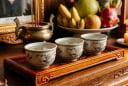 Bàn thờ không thể thiếu chén nước sạch nhưng rót đầy hay rót vơi mới đúng?