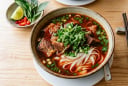 Cách nấu phở bò sốt vang kiểu Hà Nội chuẩn vị