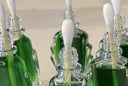 Cắm tăm bông vào lọ dầu gió có tác dụng gì?
