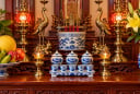 Bao lâu nên thay hũ gạo, muối, nước trên ban thờ?