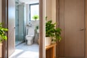 Cửa nhà vệ sinh khi không dùng nên đóng hay mở thế nào cho hợp lý?