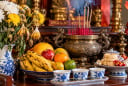 Thắp hương xong, nhớ hạ sớm những thứ này khỏi ban thờ, để lâu dễ phạm kỵ