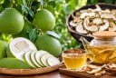 Vì sao gần đây nhiều người dùng bưởi non thay vì ăn múi bưởi? Công dụng bất ngờ