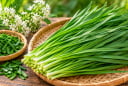  Lá hẹ nhỏ nhưng có nhiều dưỡng chất, ăn đúng cách mang lại những lợi ích này