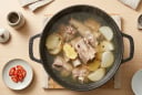 Khi hầm xương, tại sao không nên cho muối ngay từ đầu?