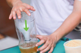 Bia uống dở đừng vội ném đi, hãy tận dụng theo cách này để ĐUỔI SẠCH ruồi muỗi trong nhà