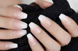 Những mẫu nail trắng khiến chị em mê mệt những ngày cuối năm 2019