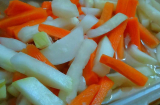 Cà rốt trộn chua ngọt vừa giòn sần sật lại vừa thơm ngon, giải ngán hiệu quả