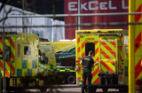 Hết túi đựng thi thể, bệnh viện ở Anh phải dùng ga giường để bọc người tử vong