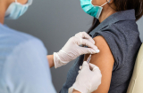 Quốc gia đầu tiên trên thế giới ngừng chương trình tiêm chủng vắc-xin Covid-19
