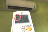 Đi ngủ bật điều hòa 29 độ cho tiết kiệm điện hóa ra lại sai bét: Chỉ cần nhấn đúng nút này