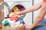Không phải do máy giặt, đây là 3 thói quen khiến quần áo càng giặt càng bẩn, chị em ai cũng mắc phải