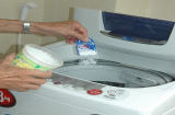 4 thói quen giặt máy khiến quần áo mãi không sạch, lại tốn nước, tốn điện