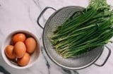Rán trứng đừng dùng hành lá mãi: Học người Nhật cho loại rau này vào để ngừa K, bổ dưỡng gấp đôi