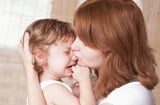 Trẻ có 5 biểu hiện này chứng tỏ đang thiếu tình thương, cha mẹ cần quan tâm con hơn