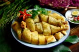 Vớt gà luộc ra khỏi nồi: Gà vừa tanh vừa đỏ, thêm 1 bước này gà vàng ươm, ngọt thịt
