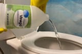 Chỉ nhỏ 2 giọt vào bồn cầu, tác dụng cực bất ngờ, bạn sẽ tiếc nuối vì không biết sớm