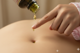 Nhỏ 1 giọt dầu gió vào rốn, tối ngủ êm ru, tránh xa bệnh tật