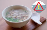 Có nên ăn cơm cùng nước canh không?