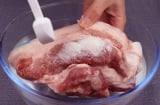 Mẹo rã đông thịt trong 5 phút, thịt mềm ngọt như mới