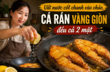 Vắt nước cốt chanh vào chảo, cá rán vàng giòn đều cả 2 mặt