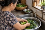 Dưa chuột có nên ngâm trong nước muối để 'nhả thuốc' không?