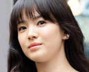 Song Hye Kyo quá đẹp làm tắc cả tuyến phố dài