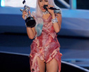 Váy làm từ thịt sống của Lady Gaga: vẫn chưa thối rữa!
