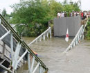 Vụ sập cầu ở An Giang: Đã vớt được xác nạn nhân