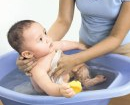 3 lưu ý quan trọng khi tắm cho trẻ sơ sinh