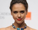 Mách chị em 10 kiểu tóc búi siêu quyến rũ từ Jessica Alba