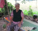 Mẹ già 88 tuổi bị con gái, con rể đẩy ra đường