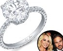 Britney Spears khoe nhẫn đính hôn