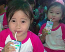 8.000 ly sữa cho trẻ nghèo đảo Lý Sơn