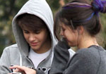 Bạn trai tuổi teen lại vung tiền cưng chiều Selena Gomez