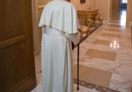 Ngày đầu tiên của Giáo hoàng Benedict sau khi từ nhiệm