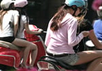 Đánh giày sexy thất nghiệp vì Việt Nam thừa cảnh hở hang