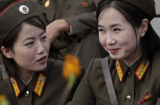 Phụ nữ Triều Tiên thẩm mĩ 'chui',mê kem dưỡng da Hàn Quốc