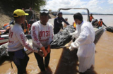 Rơi máy bay tại Lào: Thi thể nạn nhân trôi xa 50 km