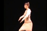 Cô gái nhảy điệu robot siêu ấn tượng