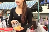 Video: Theo chân một ngày làm việc của hot girl 'bánh tráng trộn'